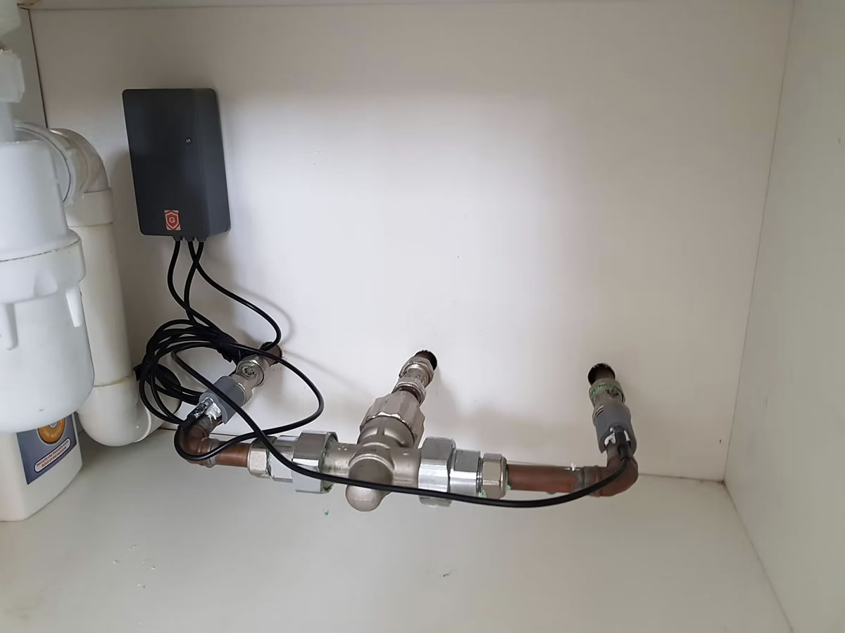 Remote water temperature monitoring sensor fitted to supply